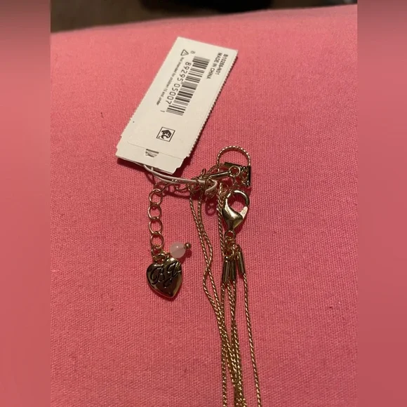 🌼💐 BETSEY JOHNSON 💐🌼NECKLACE WITH LOTS OF BEADS. HEARTS 💕 AND FLOWERS
